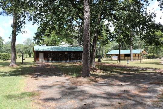 Open-air concession pavilion